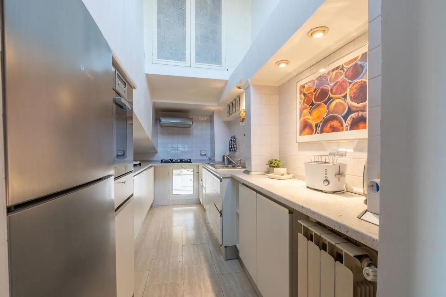 15 Min From Piazza Venezia Skyline Sanctuary In Trastevere Apartamento